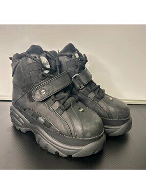Buffalo London Size 41 Leather Platform Sneakers